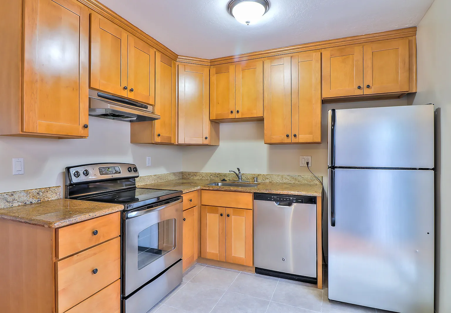 2 bed, 1.5 bath, 1200 sqft, $3,795 — Photo 2