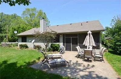 2nd image of 22474 Applewood Ln
