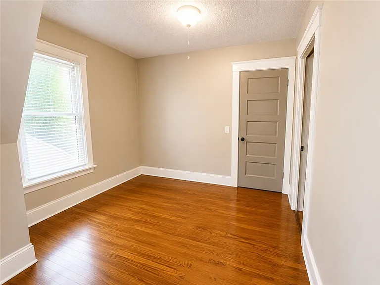 1736 Portland Ave — Photo 5