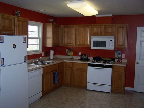 Spacious kitchen with walk in pantry.