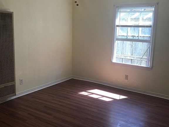 3rd image of 1158 Poplar St