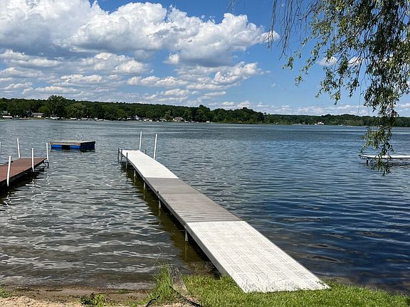 2nd image of 3311 Dumont Lake Dr