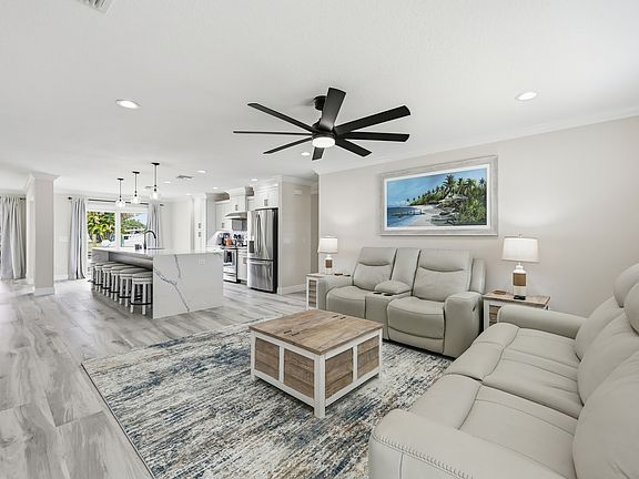 3rd image of 1479 SW Seahawk Way