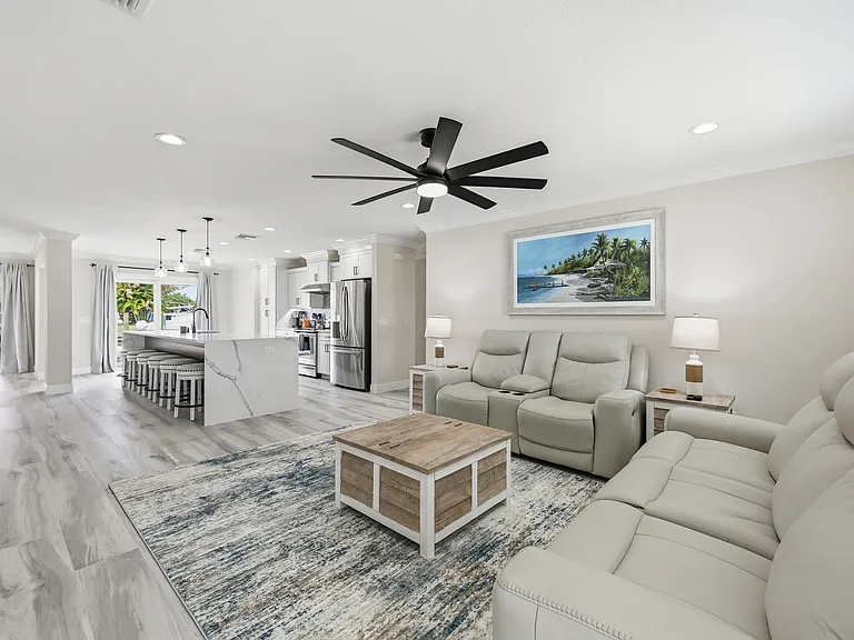SW Seahawk Way — Photo 3