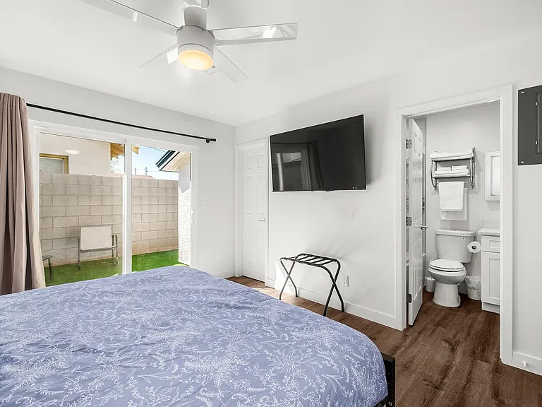 1242 E Pierce St #3 — Photo 6