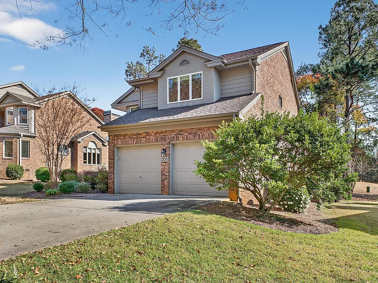 205 Club Villa Dr W — Photo 1