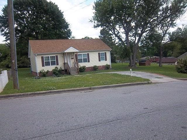 1st image of 211 Clarkson St