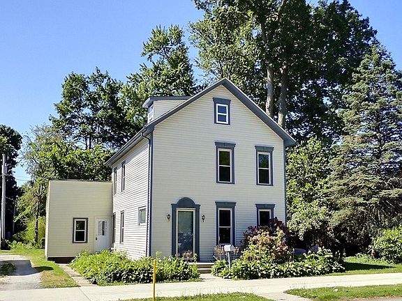 3rd image of 510 1st St