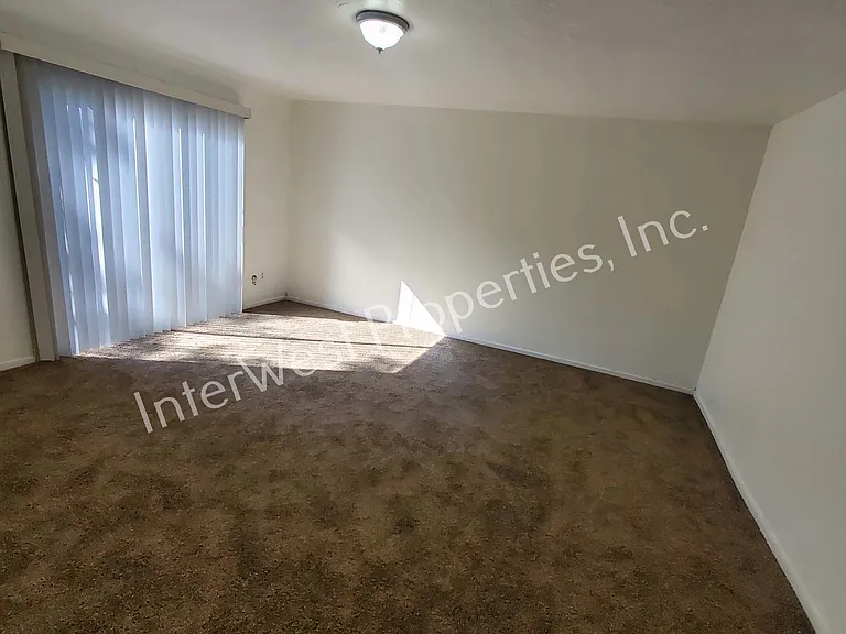 11714 E Burnside St — Photo 12