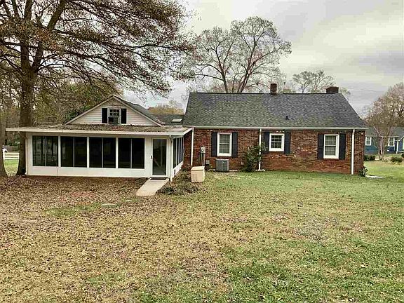 3rd image of 2409 Andrews Rd