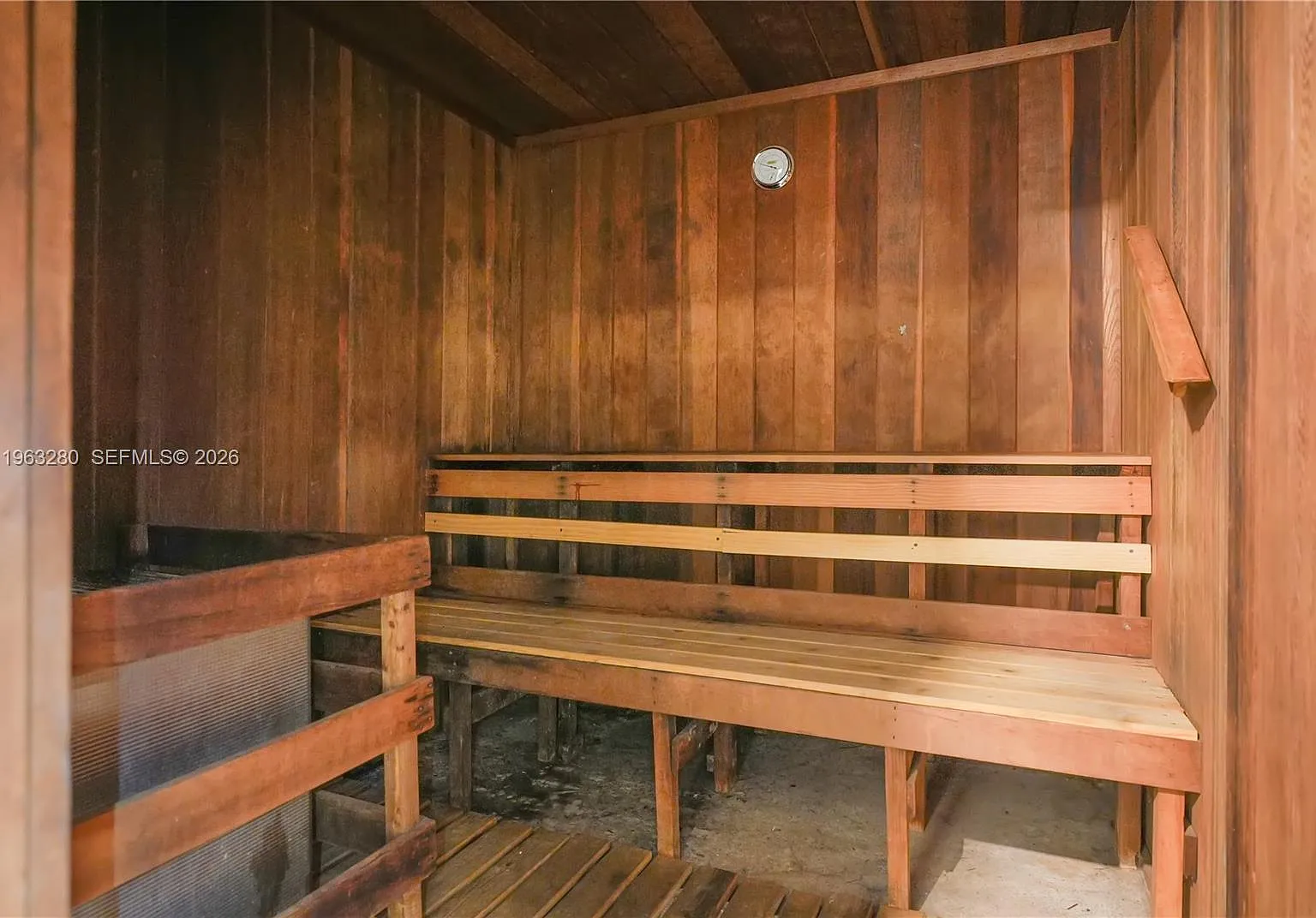 Reef East Condo — Photo 4