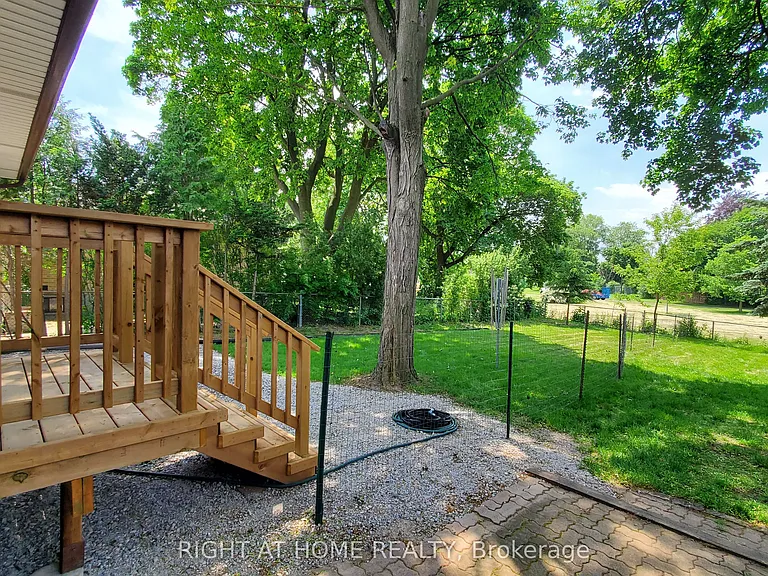 169 Yorkview Dr #1 — Photo 28