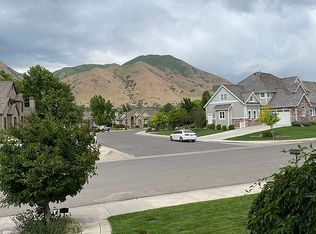 1158 S Brookwood Dr, Springville, UT 84663
