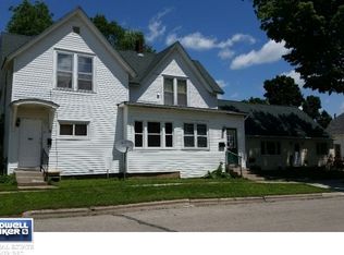 319 E Washington St, New London, WI 54961