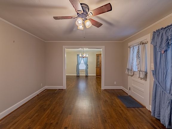 3rd image of 7311 Lone Oak St