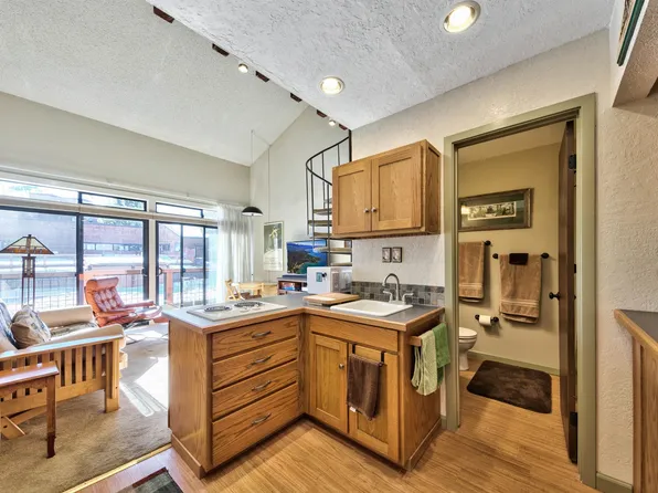 11589 Snowpeak Way #215, Truckee, CA 96161