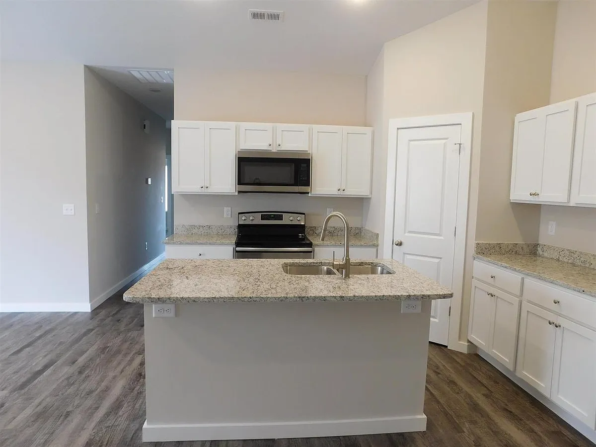 Building Photo - 12039 W Fontana Cir