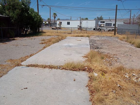 3rd image of 1925 El Monte Dr