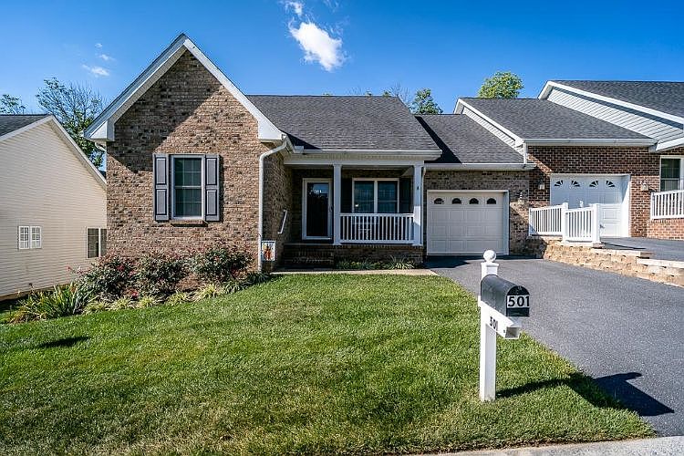 1st image of 501 Hickory Grove Cir