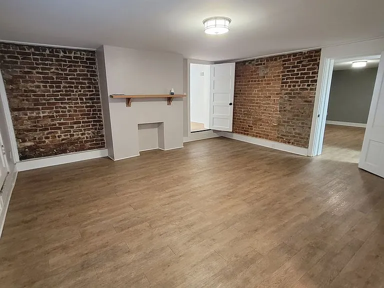123 W Charlton St #1 — Photo 5
