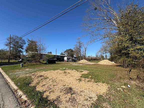 2nd image of 818 Live Oak St