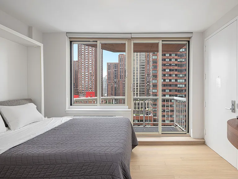206 E 95th St #PENTHOUSE — Photo 11