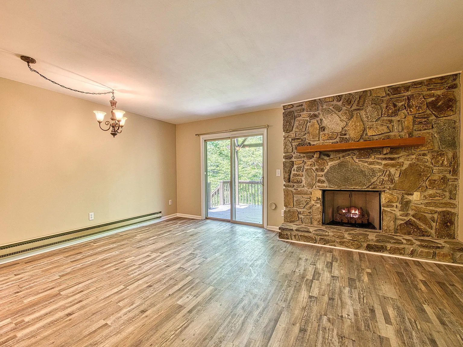 2 bed, 2.5 bath, 1382 sqft, $1,695 — Photo 1