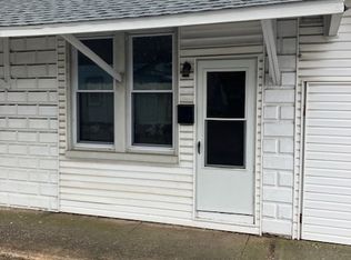 8 Newark St, Littlestown, PA 17340