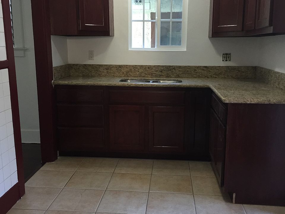 2nd image of 1053 N Serrano Ave