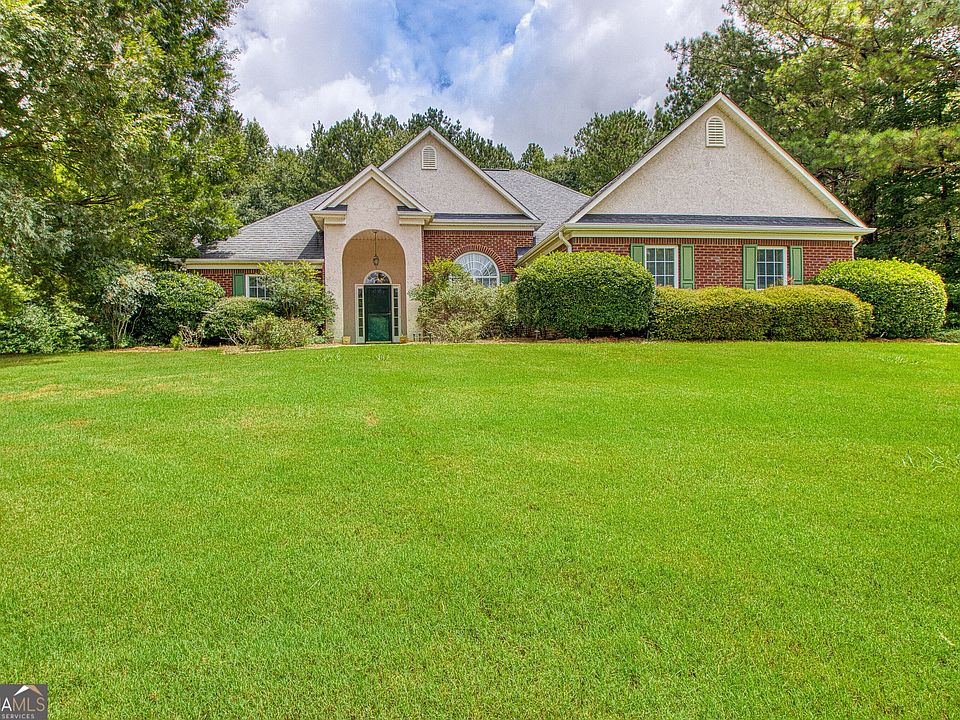 1st image of 305 Surrey Park Dr