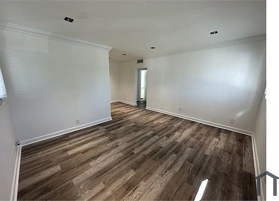 1st image of 1949 NE 172nd St #9