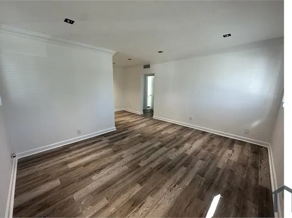 1949 NE 172nd St #9, Miami, FL 33162