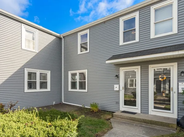 36 Irving St #B, Salem, MA 01970