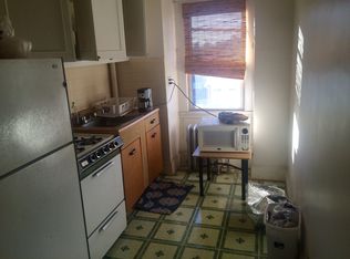 2147 24th St, Astoria, NY 11105