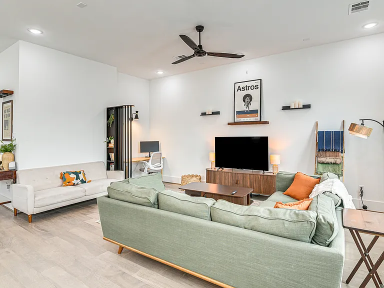 1503 Egypt St — Photo 6