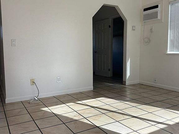 2nd image of 547-599 Johnston St #575
