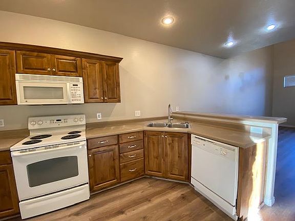 4th image of 124 W Las Hurdes Dr #7