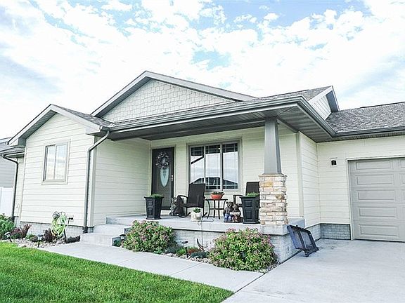 3rd image of 4321 Lovegrass Dr