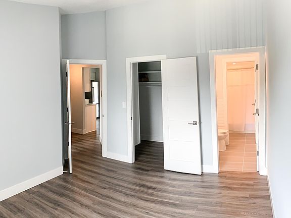 5th image of 18 Echo Ct APT 13