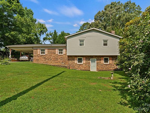 2nd image of 4035 Clyde Dr
