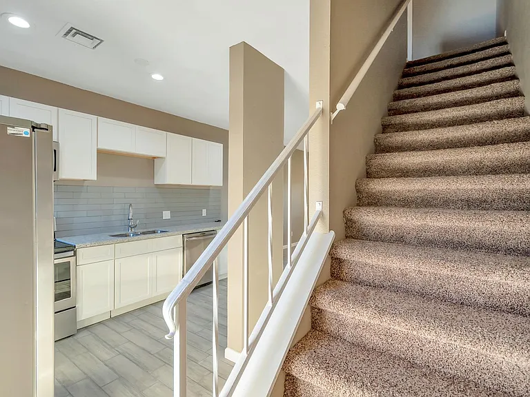 1600 N Saba St #164 — Photo 11
