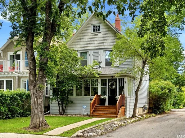 2022 Montague STREET, Regina, SK S4T 3J7