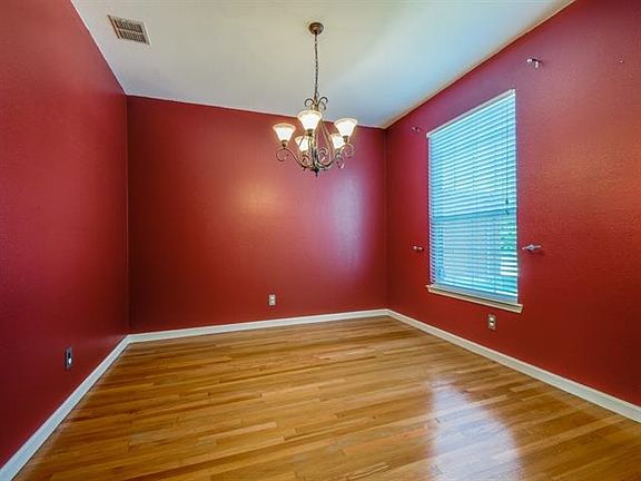 5th image of 2416 Orchid Dr