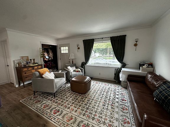 5th image of 1134 Flanders Ave