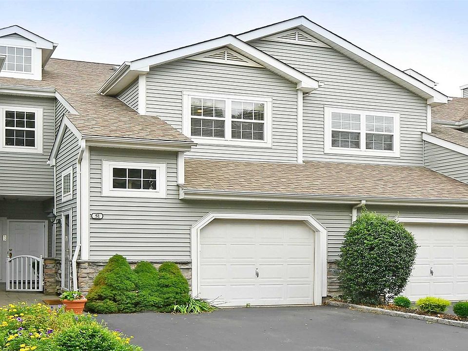 1st image of 166 Carriage Ln
