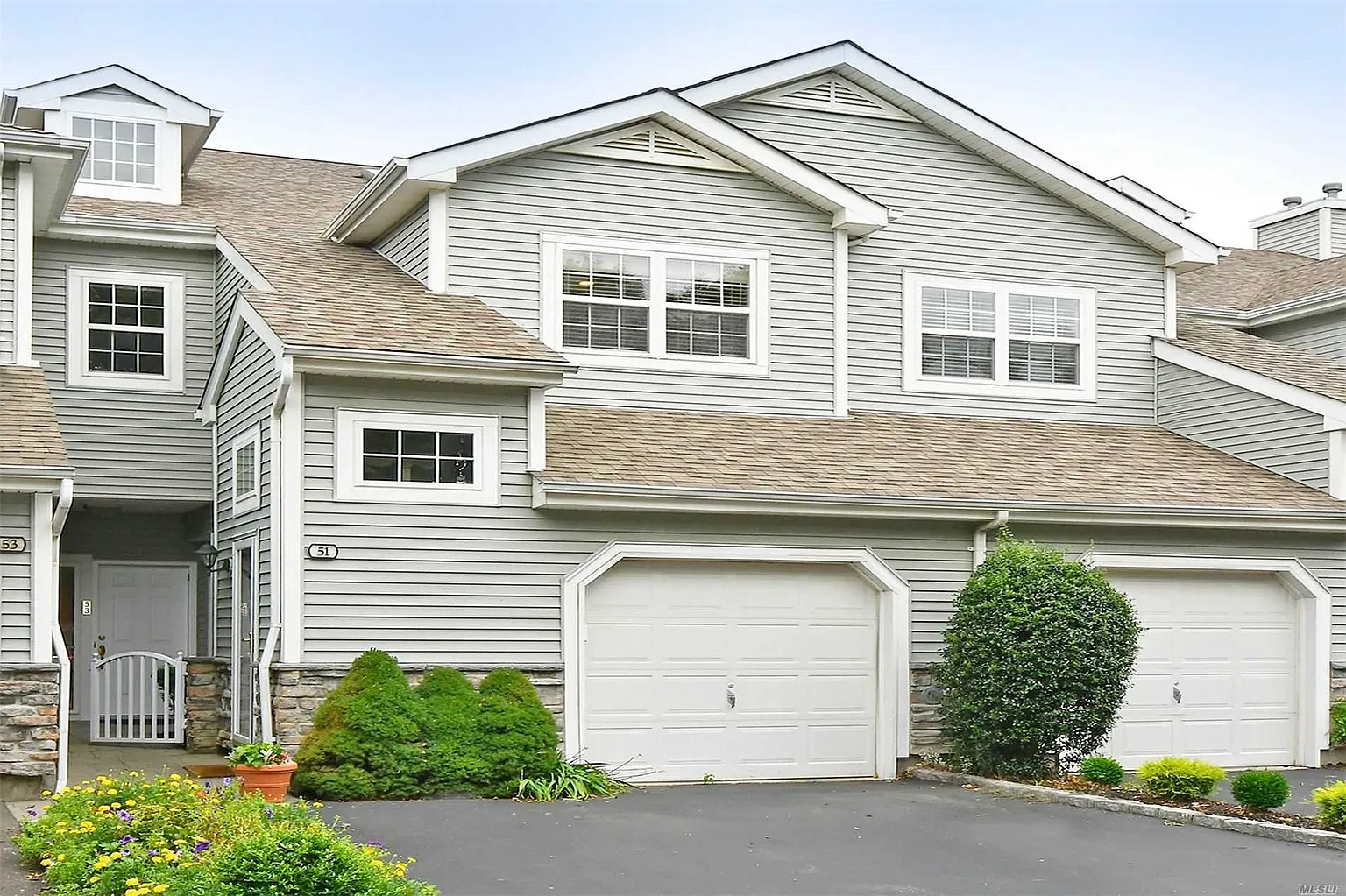 166 Carriage Ln photo 1