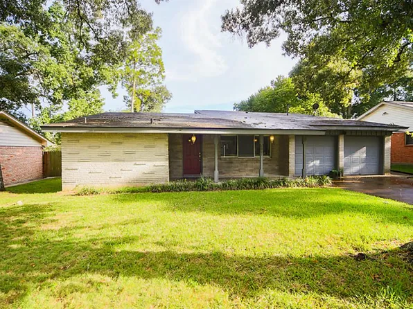 1007 Windswept Dr, Conroe, TX 77301