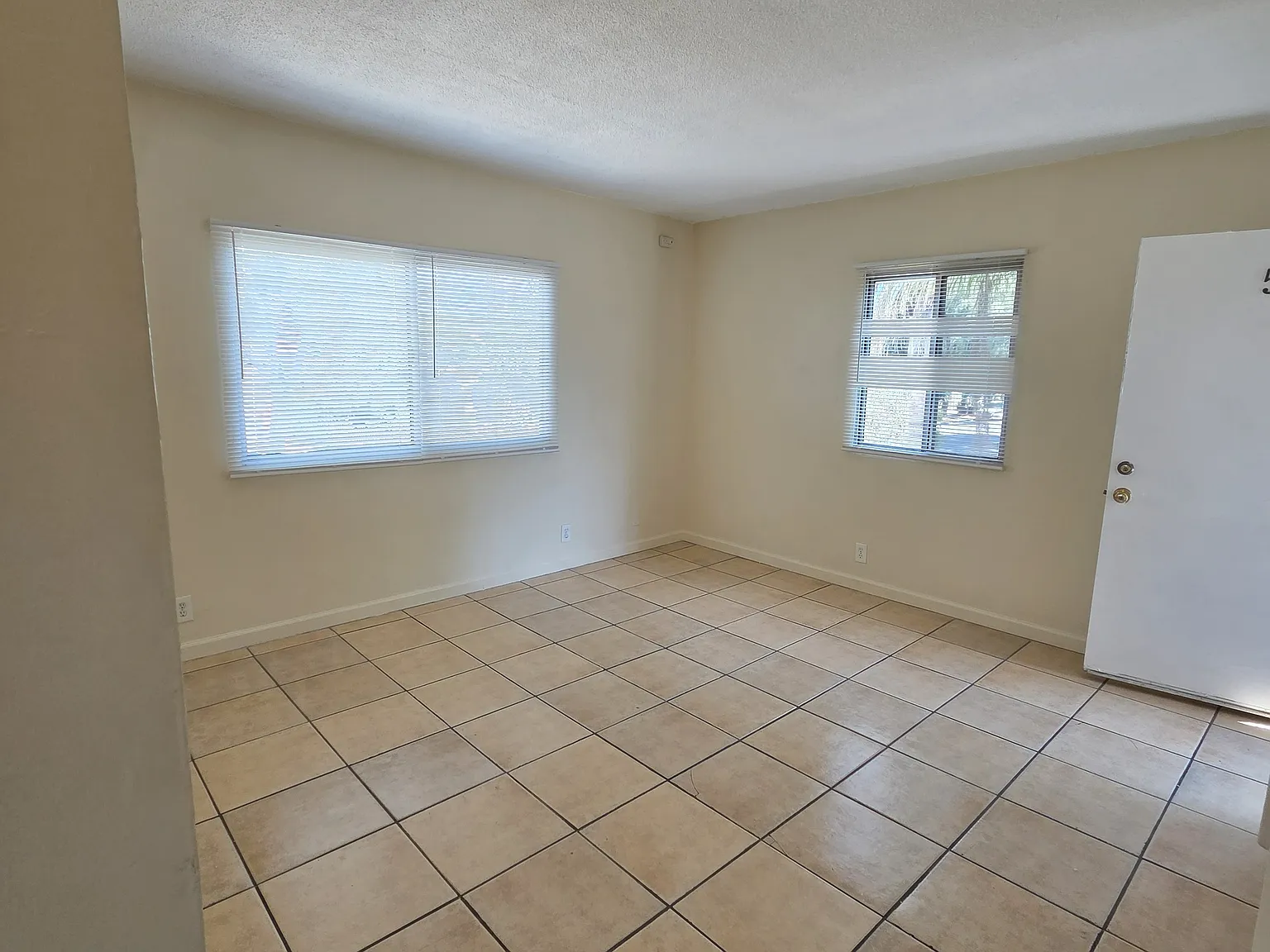 2 bed, 760 sqft, $1,995 — Photo 4