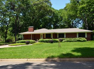 1305 E Neches St, Palestine, TX 75801