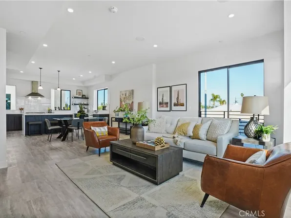 15306 W Archwood, Van Nuys, CA 91411